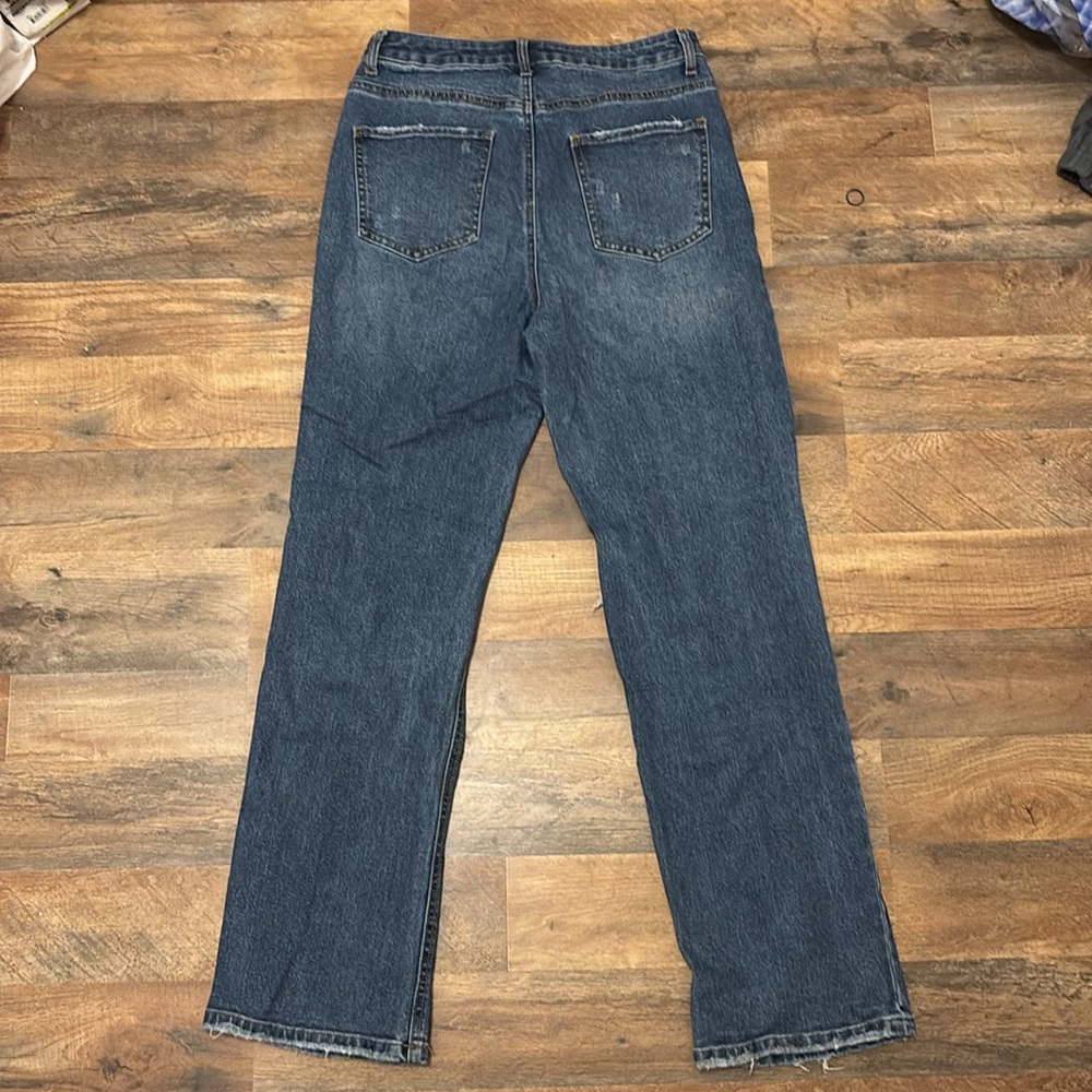And Now This Ripped Jeans - Picture 2 of 3